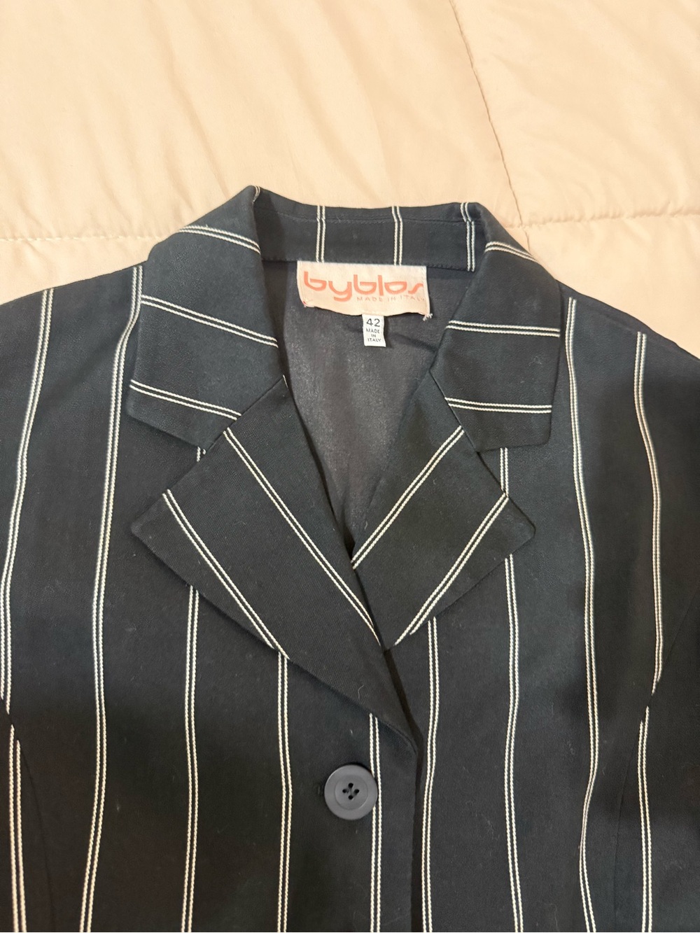 Vintage Byblos Made in Italy Black Pinstripe Blazer - Picture 3 of 8